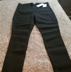 JustFab Pull on Jeggings in Black